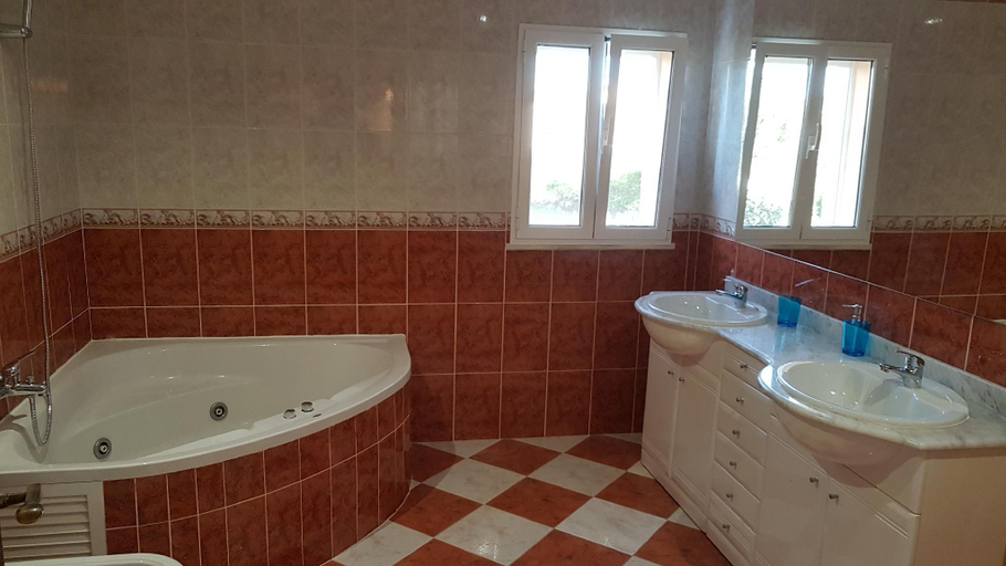 Bathroom 5, Sunset Villa,heatable pool,Jacuzzi, near beach!, Albufeira