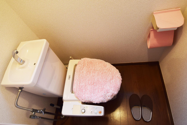 Others 5, The Nest Ikebukuro House , Toshima