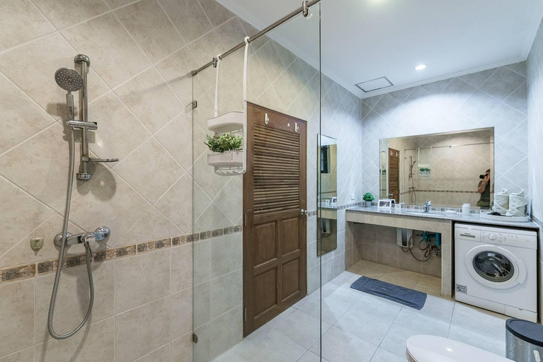 Bathroom 4, AnB poolvilla 2BR with private beach in pratamnak, Pattaya