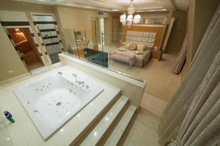 Bathroom 5, Qafqaz Gabala Sport Hotel, Qəbələ