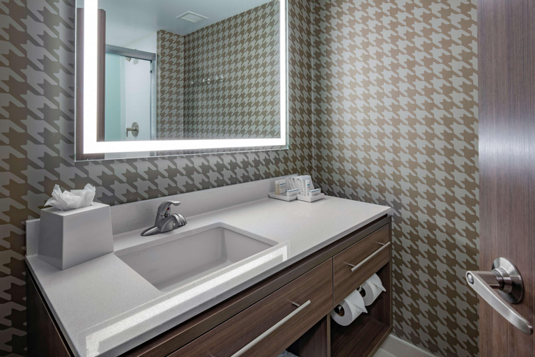 Bathroom 7