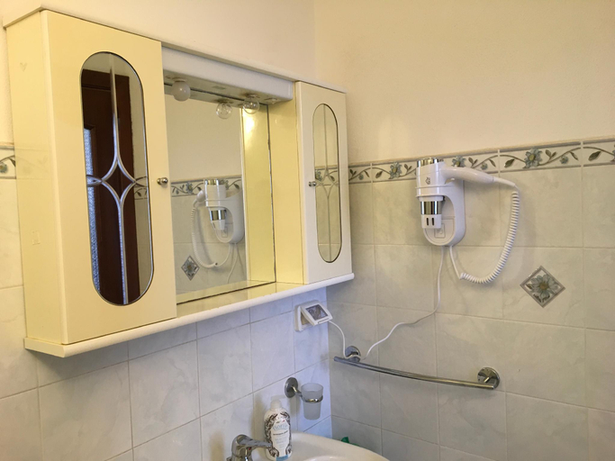 Bathroom, A Casicedda, Messina