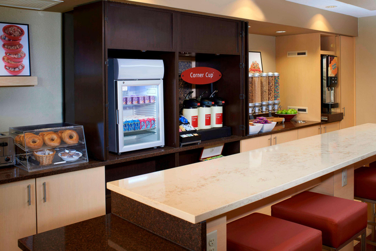 Food & Drinks 5, TownePlace Suites Detroit Novi, Oakland