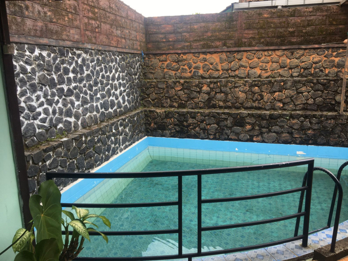 Sport & Beauty 4, Villa Ar Rahman (temporarily closed), Mojokerto