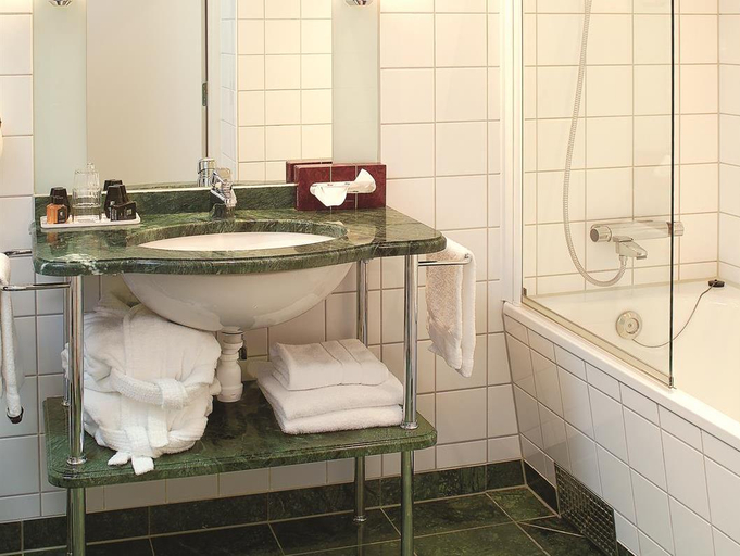 Bathroom 4, Elite Stadshotellet Vaxjo, Växjö