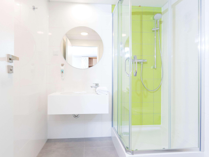 Bathroom 4, B&B HOTEL Fulda-Hbf, Fulda