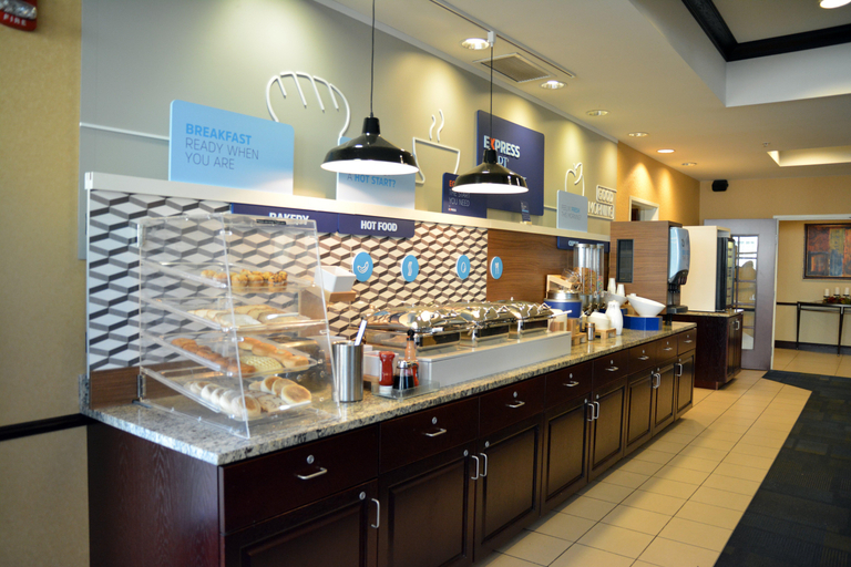 Food & Drinks 5, Home2 Suites By Hilton Youngstown West/Austintown, Mahoning