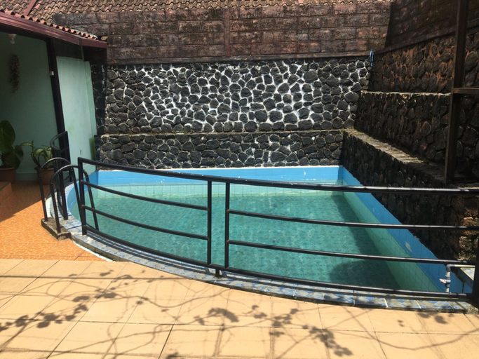 Sport & Beauty 3, Villa Ar Rahman (temporarily closed), Mojokerto