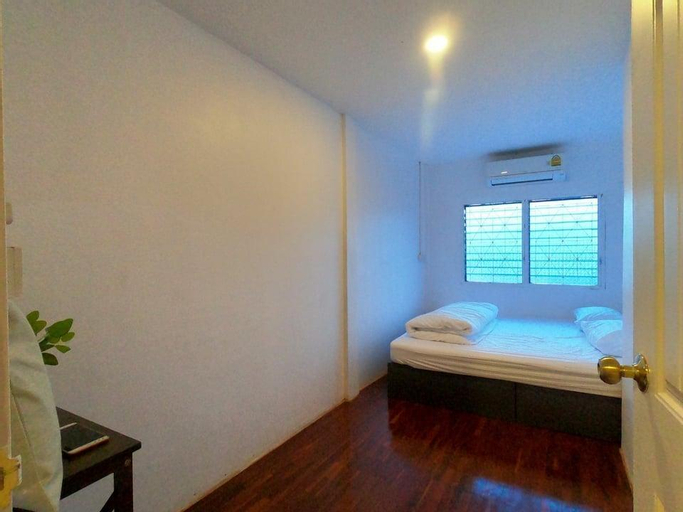 Bedroom 2, Zleepinezz Hostel, Phra Nakhon Si Ayutthaya