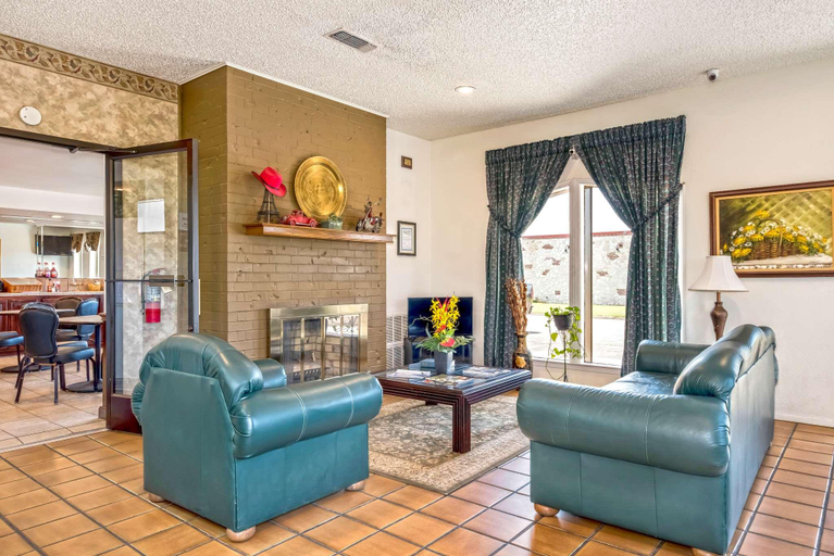 Public Area 2, Americas Best Value Inn Paris, Lamar