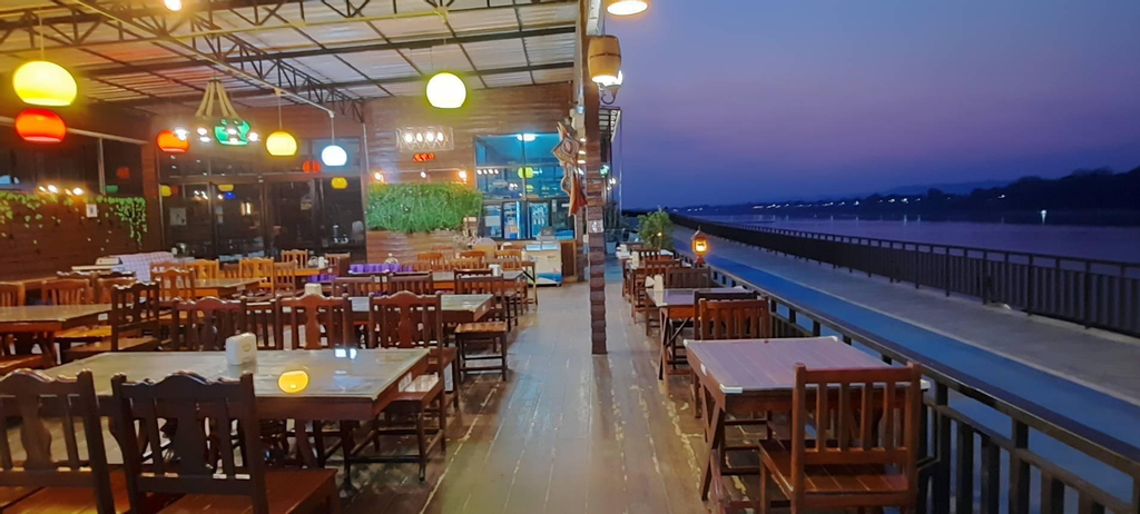 Food & Drinks 3, Riverside Chiangkhan Resort, Xanakharm