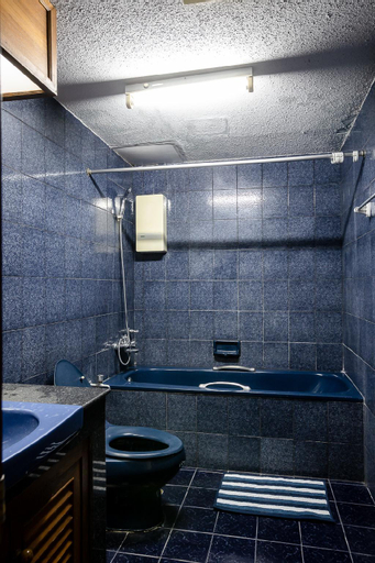 Bedroom 4, 4BRs, Entire Fl,City Centre,2 Mins to BTS Sanampao, Phaya Thai