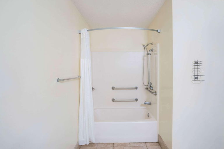 Bathroom 3, Travelodge by Wyndham Santee, Orangeburg