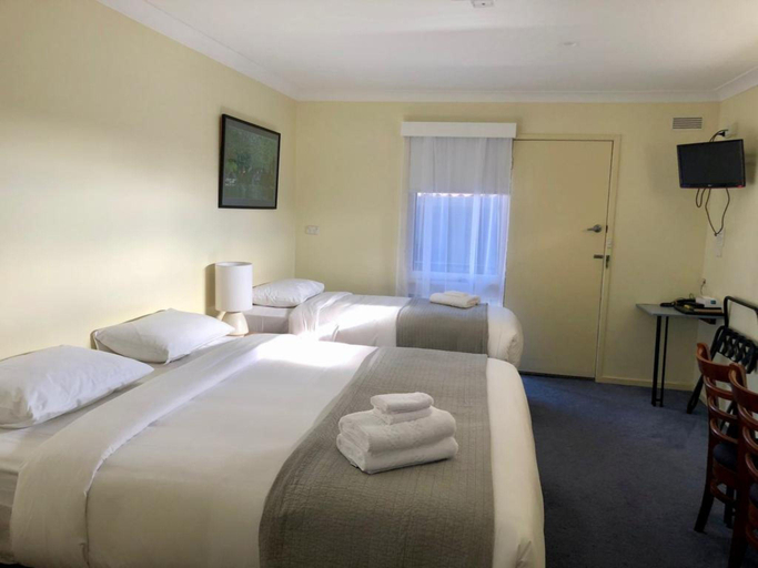 Bedroom 3, Eight Spence, Warrnambool