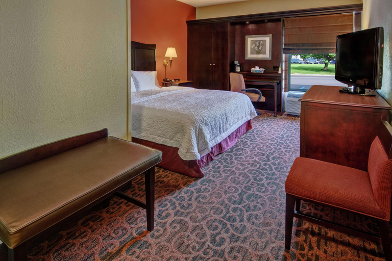 Bedroom 4, Hampton Inn Ashland, Boyd