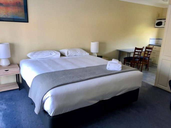 Bedroom 2, Eight Spence, Warrnambool