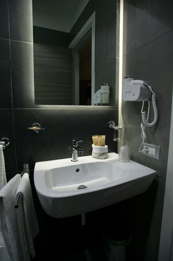 Bathroom 4, La Sosta Motel Bar Tavola Calda, Matera