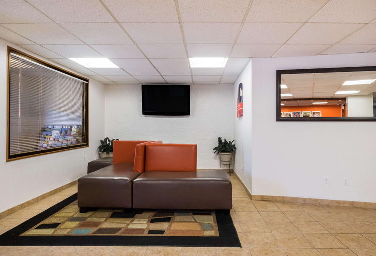 Public Area 2, Motel 6 Prospect Heights, Il GA, Cook