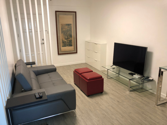 Others 5, Condo - Hotel Style! Close to malls & MRT!, Pasig City
