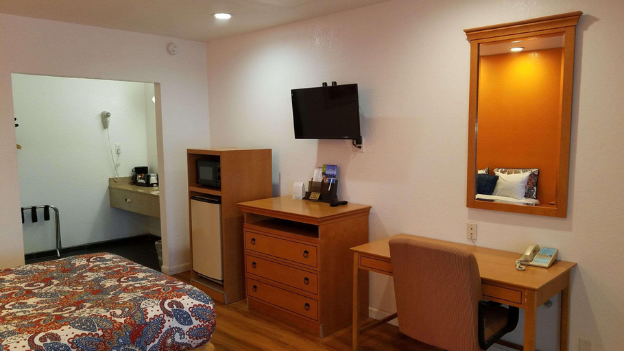 Bedroom 8