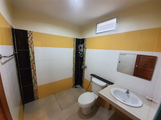 Bathroom 2, Resort The Moonlight, Ban Chang