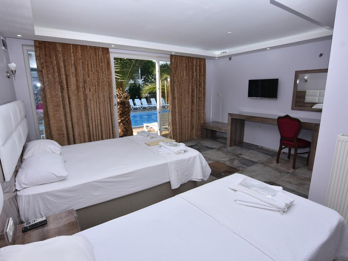 Bedroom 2, Uzunhan Otel, Ayvalık