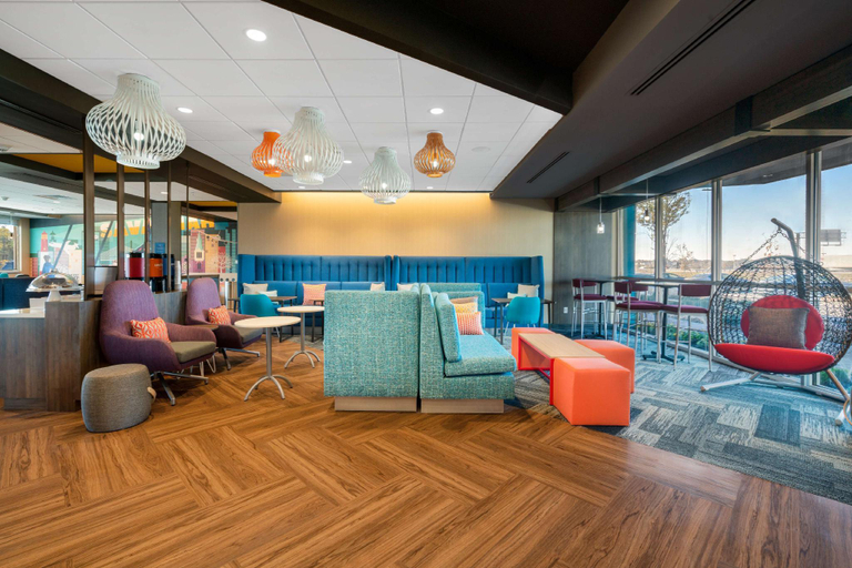 Public Area, Tru by Hilton Savannah Airport, Chatham