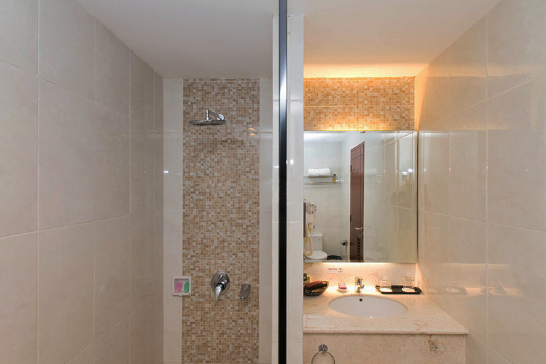 THE 1O1 Malang OJ - Bathroom