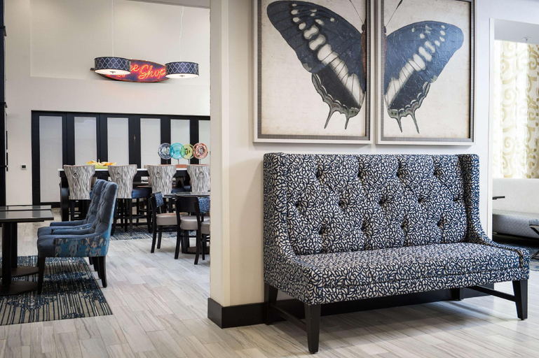Public Area 3, Hampton Inn & Suites La Crosse Downtown, La Crosse