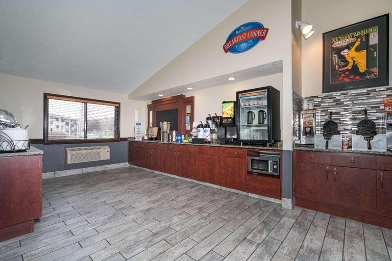 Food & Drinks 5, Baymont by Wyndham Bloomington MSP Airport, Hennepin
