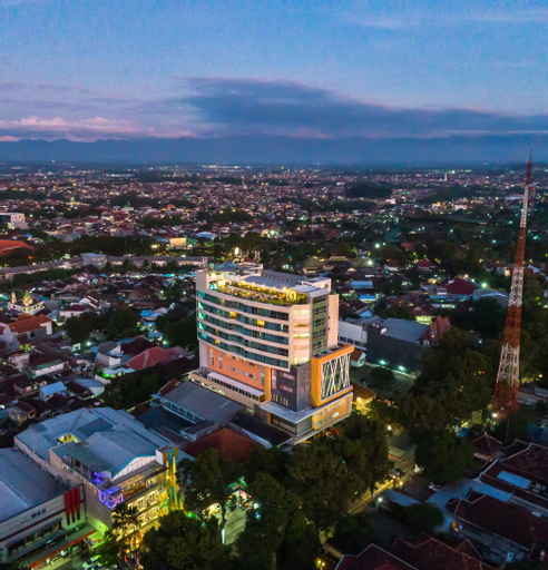 Exterior & Views 22