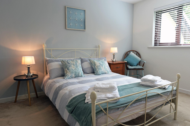 Bedroom 2, Valley Retreat - Peaceful Cottage, Walk to Beach, Pembrokeshire