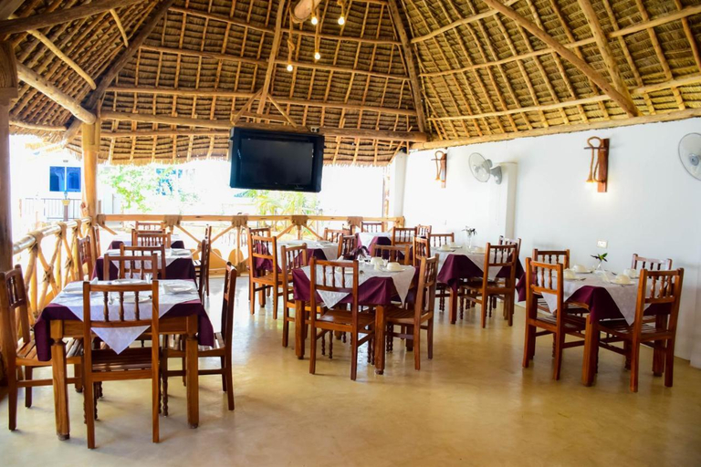 Food & Drinks 2, Boshowa Villas, Kaskazini 'A'