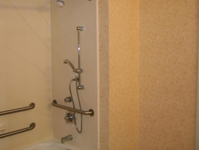 Bathroom 3, Hampton Inn Laporte, LaPorte