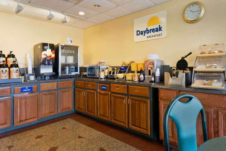 Food & Drinks 5, Days Inn by Wyndham Franklin, Simpson