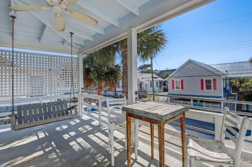 Heated Pool Access Flex Cancelation Brand New Condo Steps to the Beach!, Chatham