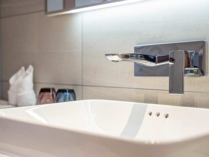 Bathroom, Lavande Hotel Liaocheng Wanda Plaza, Liaocheng