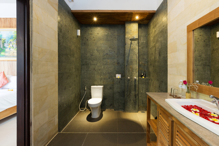 Bathroom 15