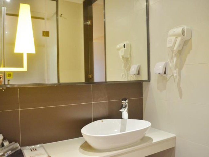 Bathroom 4, IU Hotel Qingyuan Fogang Branch, Qingyuan