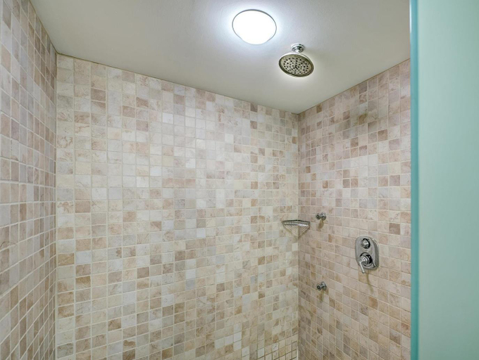 Bathroom 5, DoubleTree by Hilton Tinton Falls - Eatontown, Monmouth