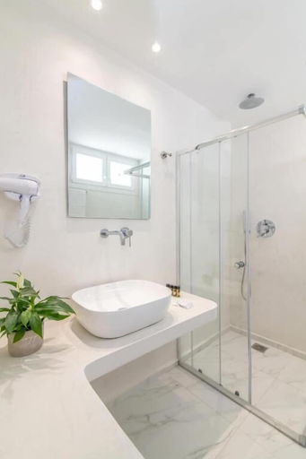 Bathroom 4, NAMA, South Aegean