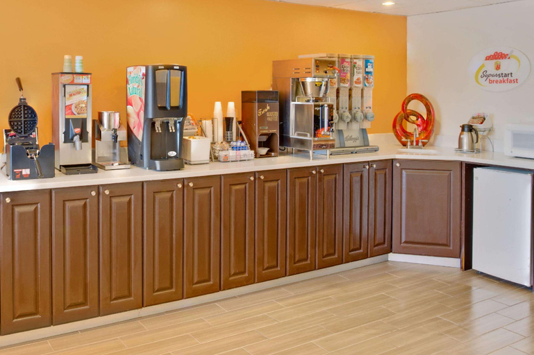 Food & Drinks 5, Super 8 By Wyndham Ogden, Weber