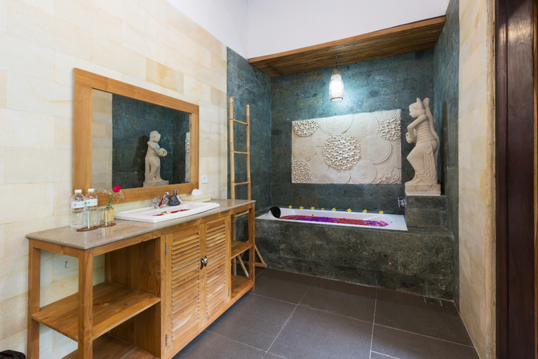 Bathroom 12