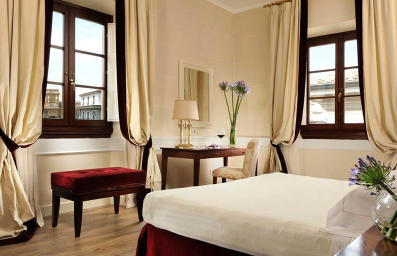 Bedroom 2, Calzaiuoli, Florence
