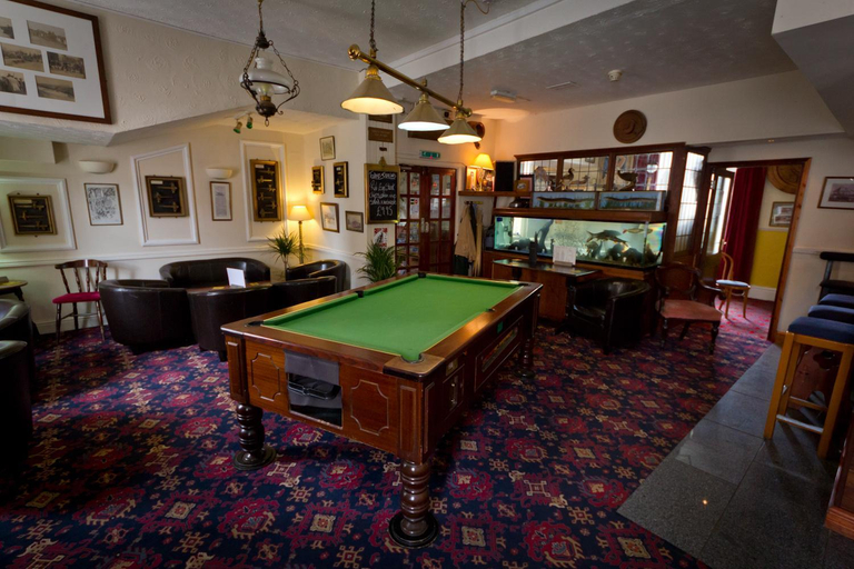 Food & Drinks, The White Hart Hotel, Cornwall