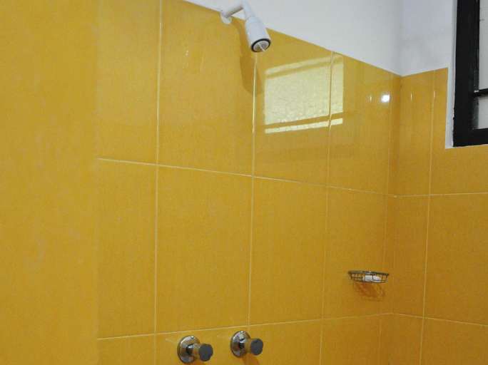 Bathroom 4, Villa Gaetano, Habaraduwa