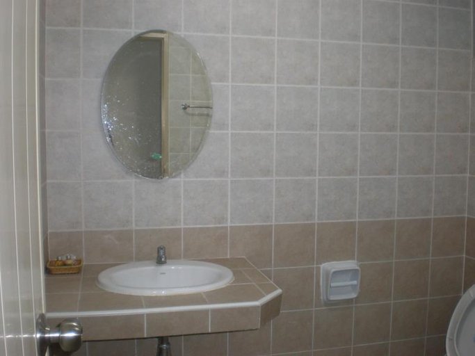 Bathroom, Thana Place Charunsanithwong 34, Bangkok Noi