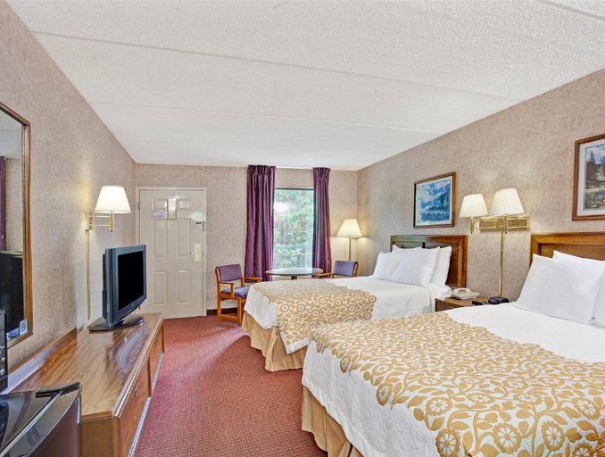 Bedroom 3, Spark by Hilton Kodak, Sevier