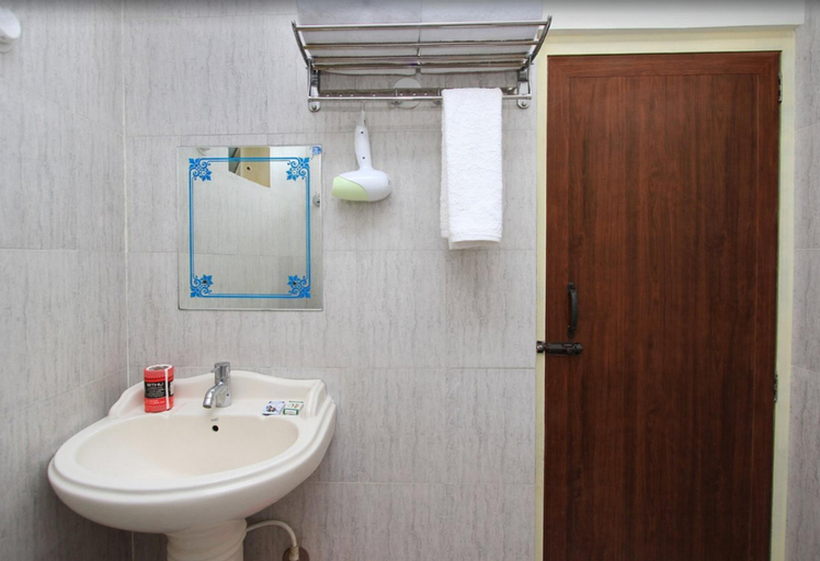Bathroom, Hotel M.B. International, Mysore