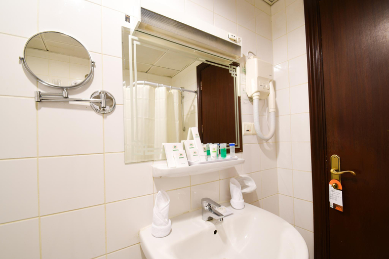 Bathroom 3, Al Ansar New Palace Hotel, Al Madinah Al Munawwarah